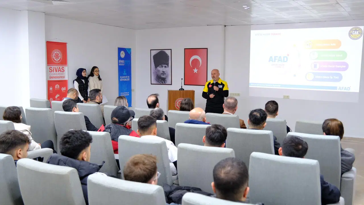 Sivas'ta “Deprem Farkındalığı” Adlı Panel Gerçekleştirildi