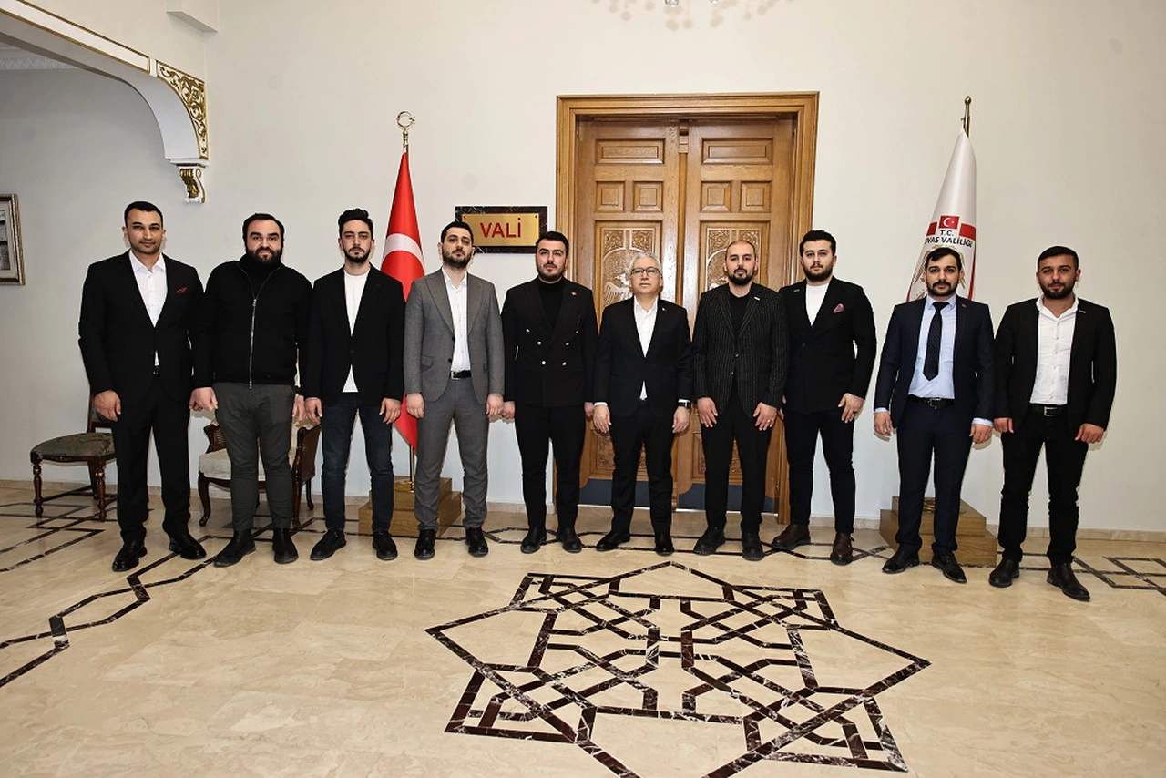 Sivas Genç MÜSİAD Vali Şimşek'i Ziyaret Etti