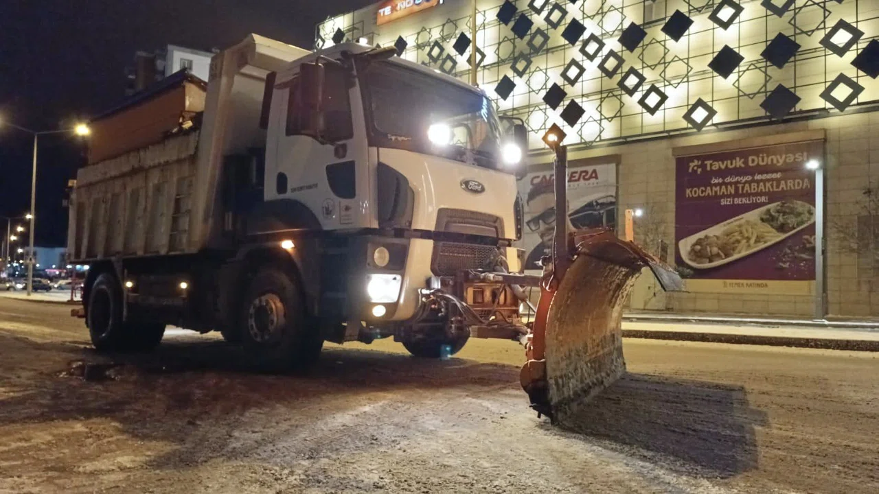 Sivas’ta Kış Mesaisi Sürüyor