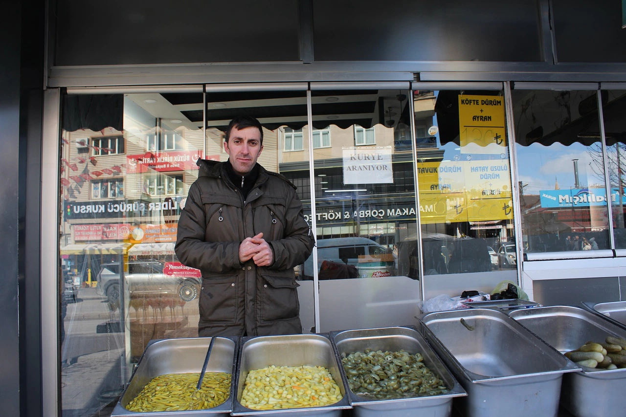 Sivas'ta Dönerciydi, Şimdi Turşucu Oldu