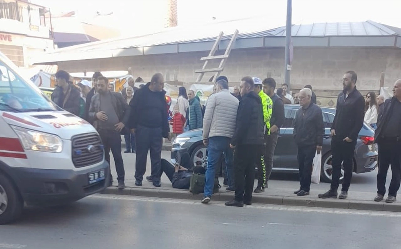 Motosikletli Gence Otobüs Çarptı