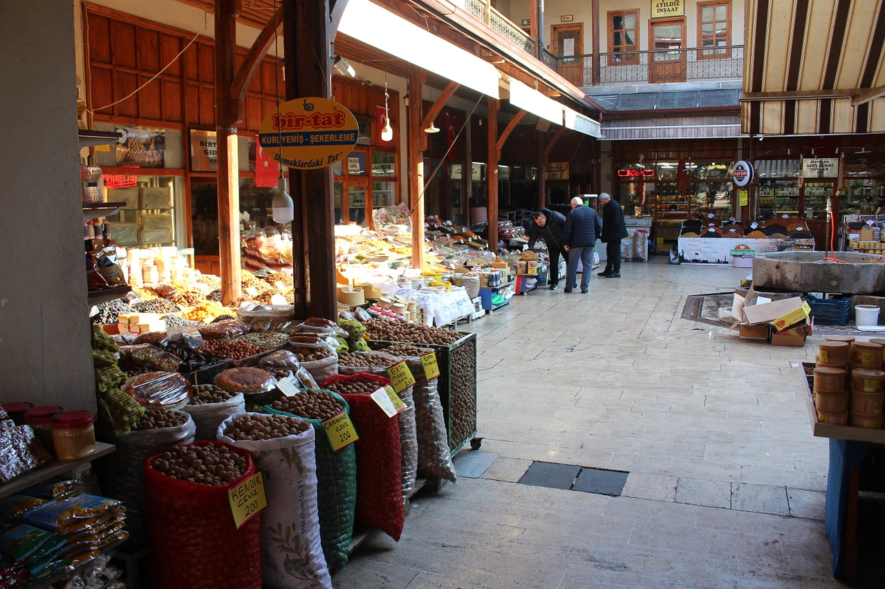 Sivas'ın Tarihi Hanında Ramazan Yoğunluğu