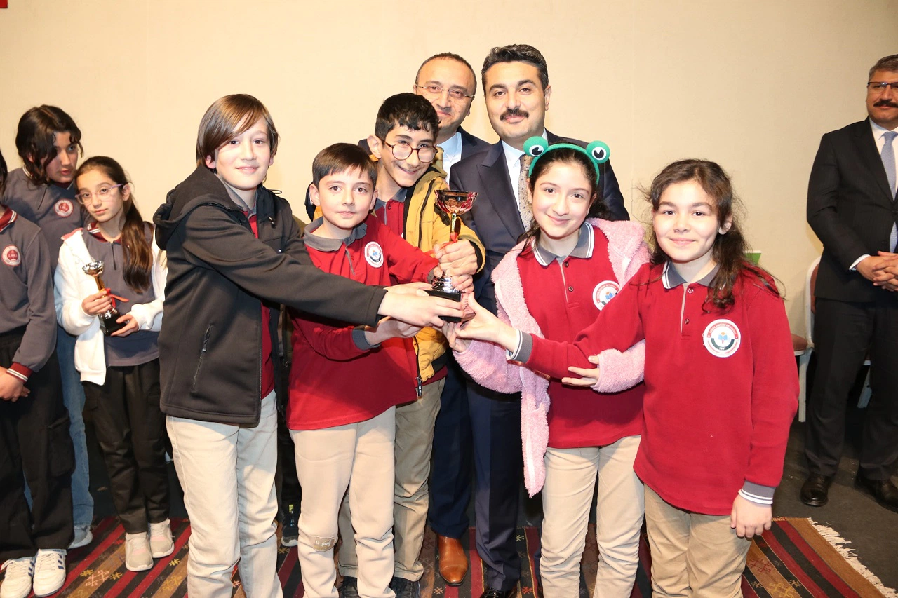 Kitap okuma yarışmasında nefes kesen final