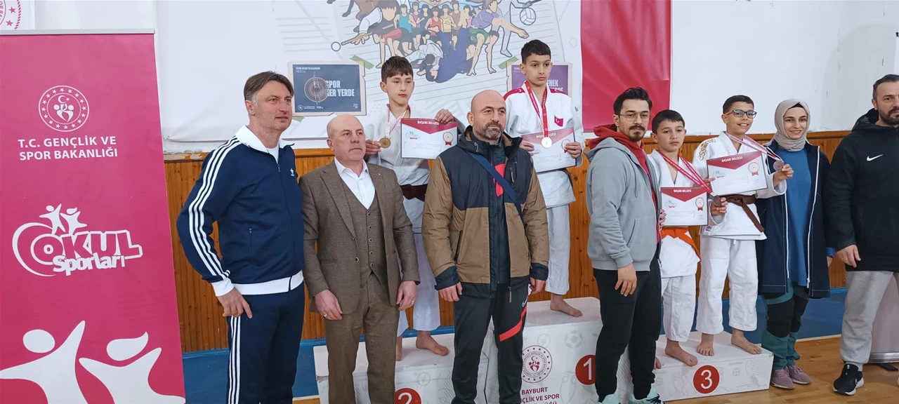 Sivaslı Sporculardan Büyük Başarı!