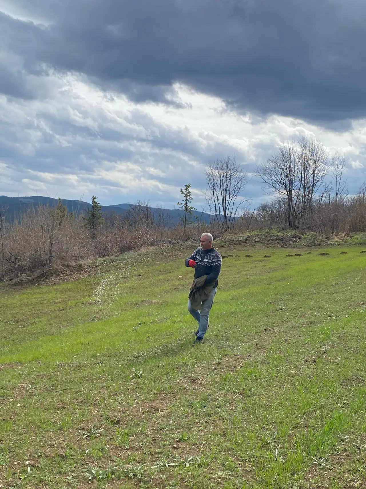 Sivaslı çiftçiler gübreleri dualarla attılar