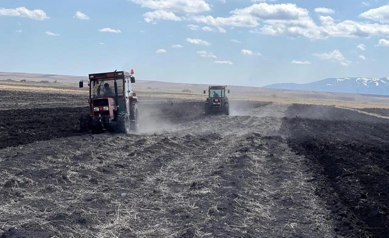 Çiftçiler mesaiye başladı