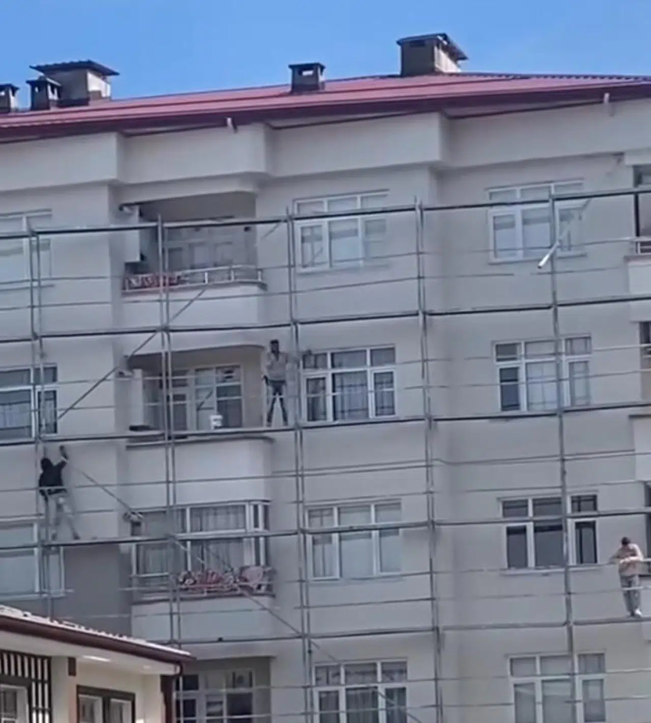 Sivas Türküsü duyuldu, Rize'de o işçi bakın ne yaptı