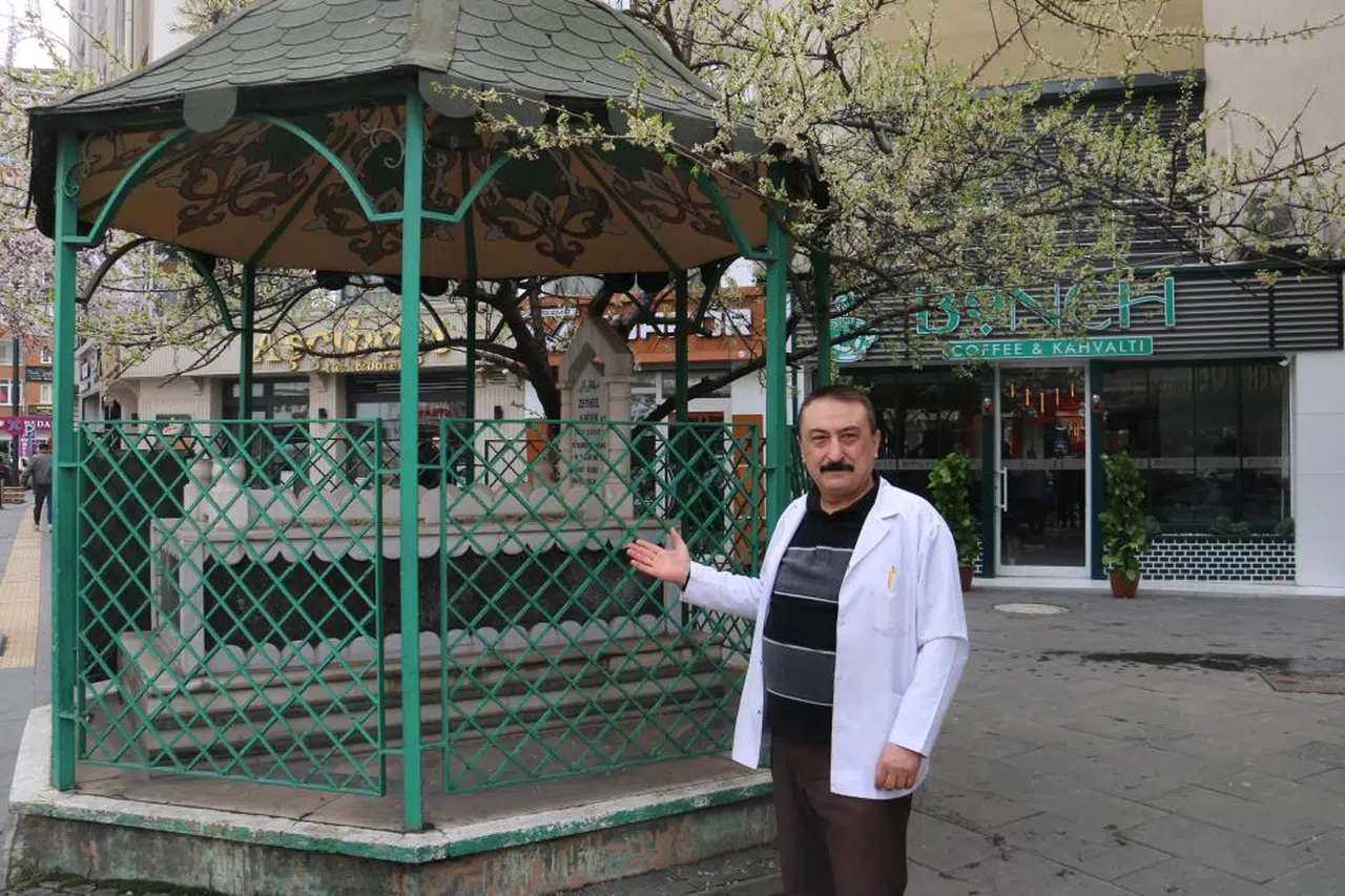 Makineler durdu! Yol eğildi! Sivas'taki o türbenin sırrı ne?