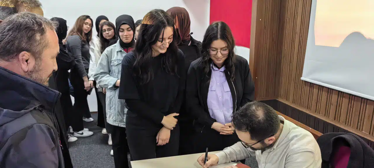 Kalemler konuştu gençler kendini anlattı