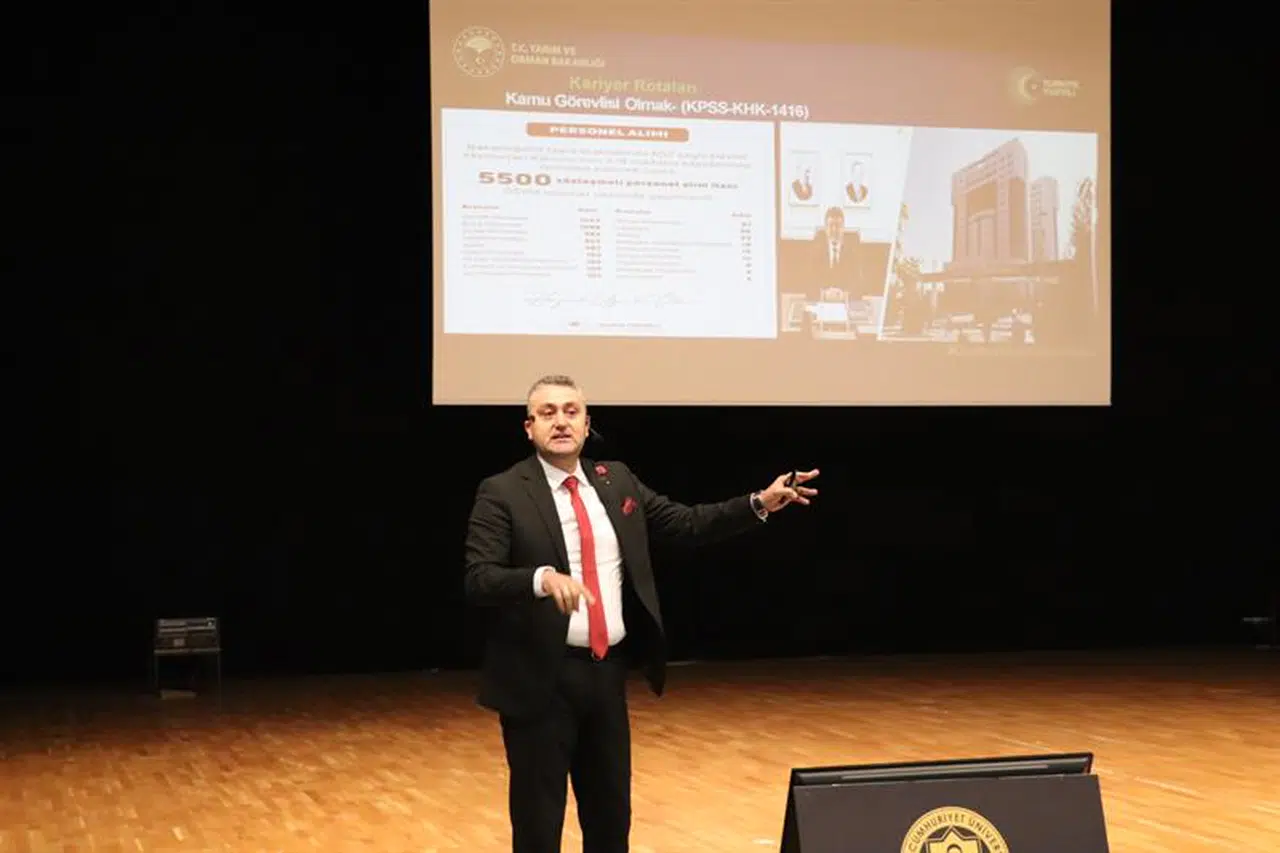 Bakanlıktan öğrencilere çağrı! Burs ve kariyer kapıda