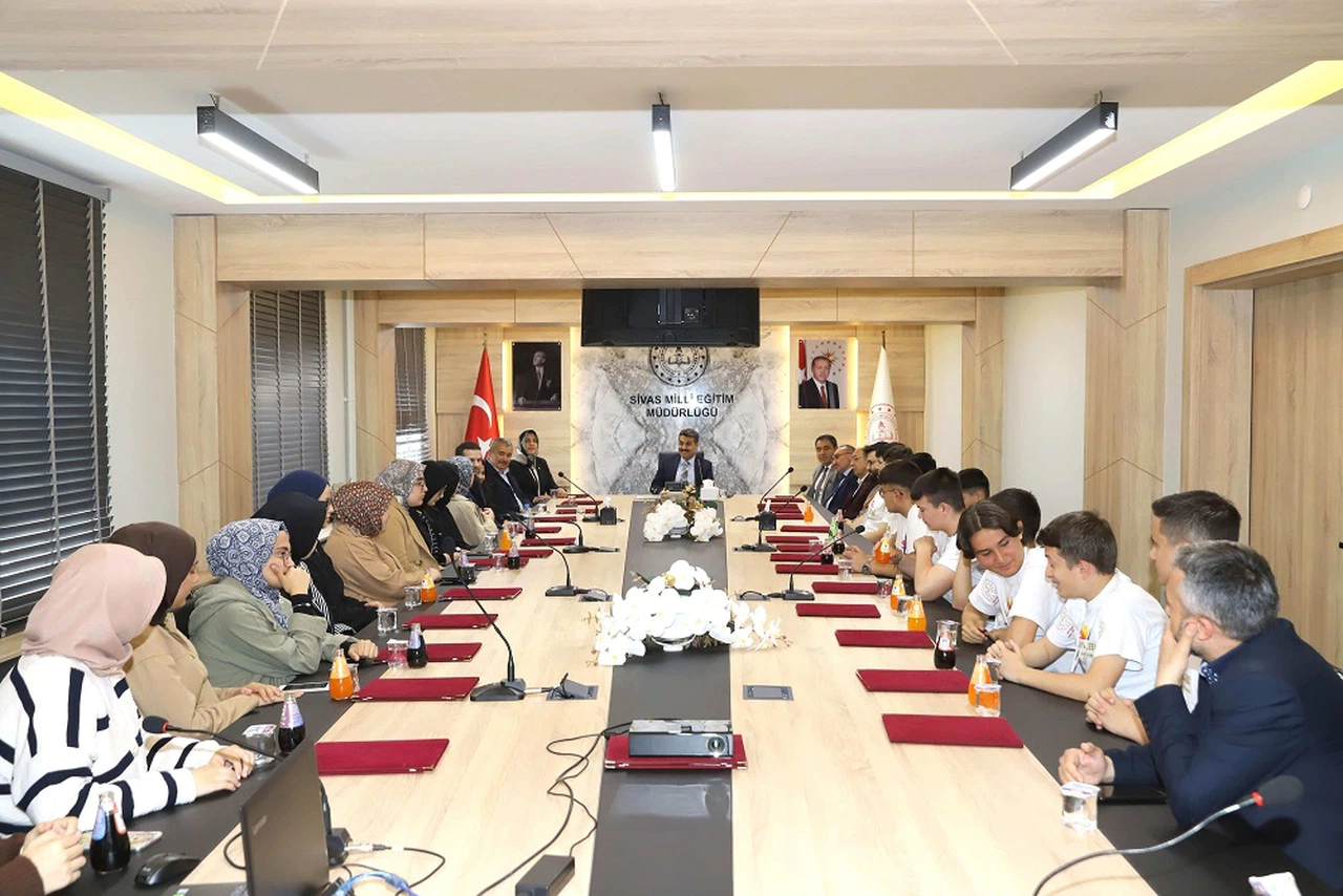 Sivas'a Sakarya ve Manisa'dan öğrenci ziyareti