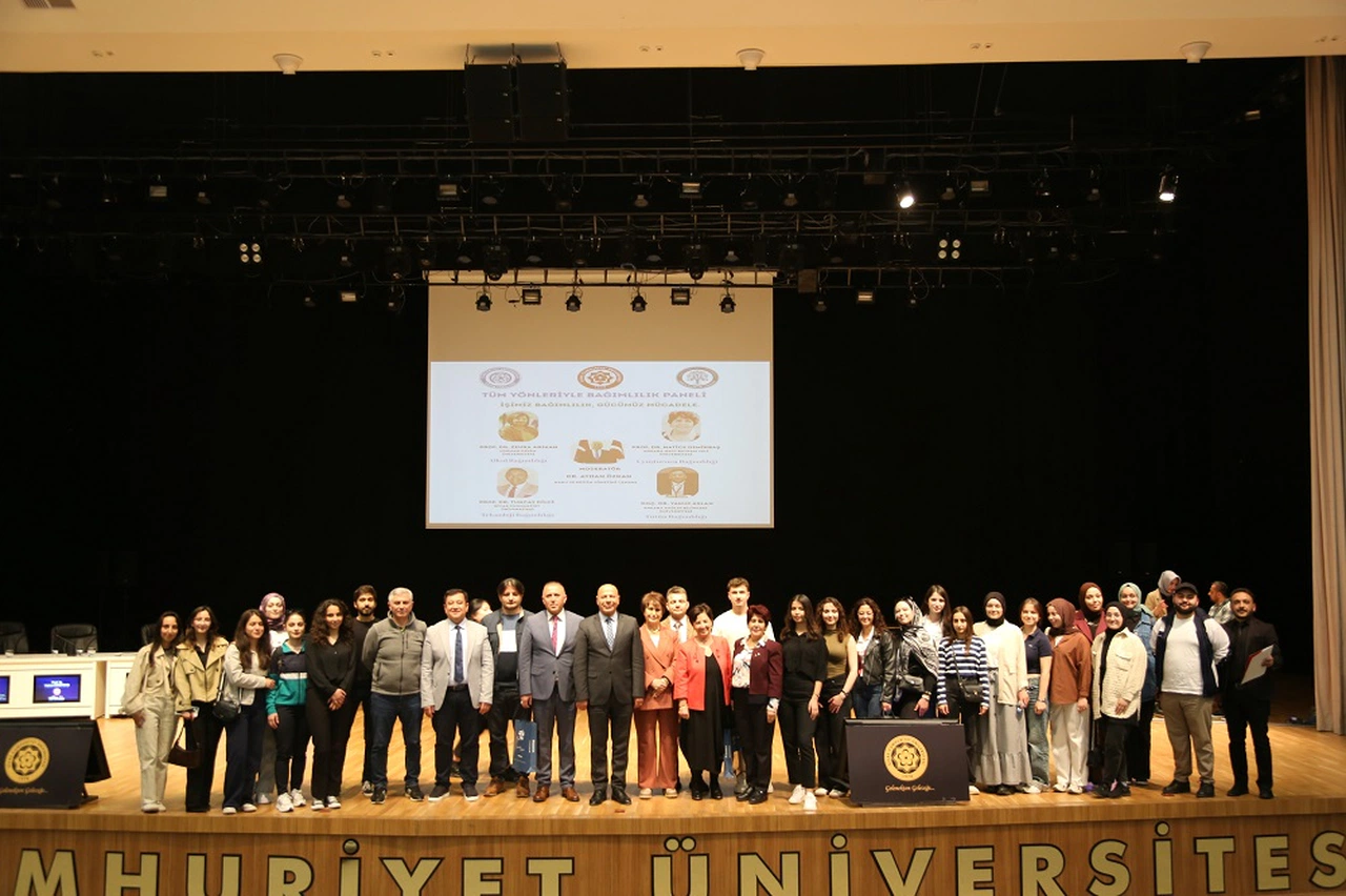 Üniversitede bağımlılık ele alındı