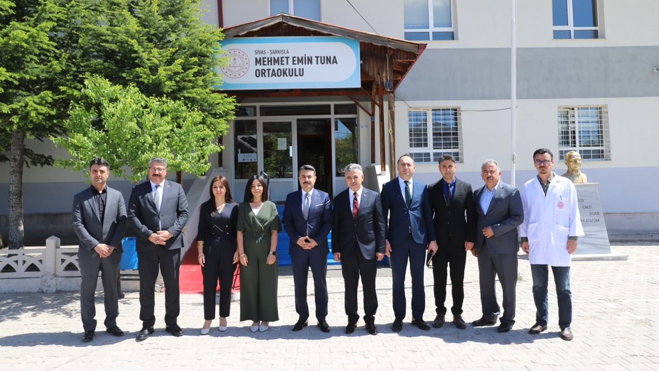 Müdür Erdoğan'dan Şarkışla Çıkarması! Hem Taziye Hem Detaylı İnceleme