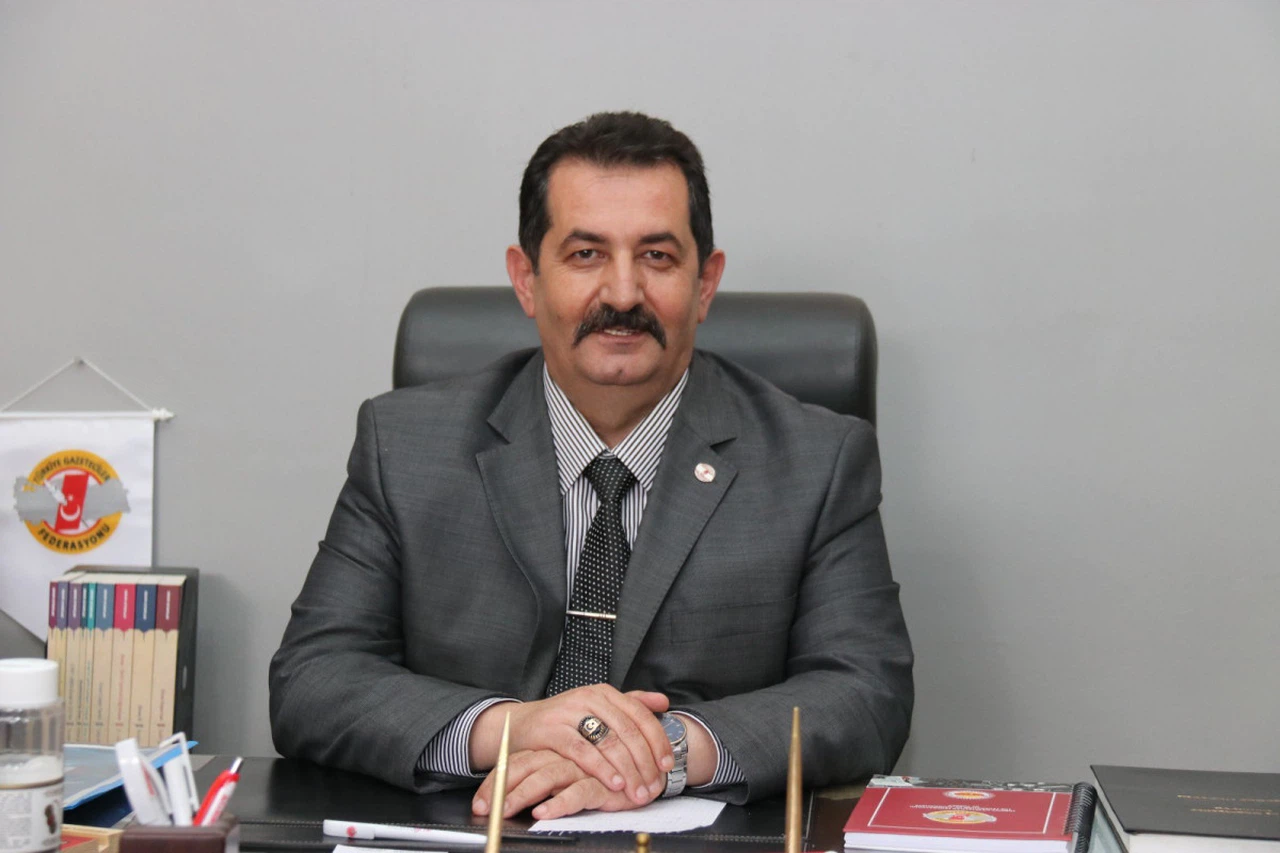 Sezerer'den sokak röportajı düzenlemesine destek