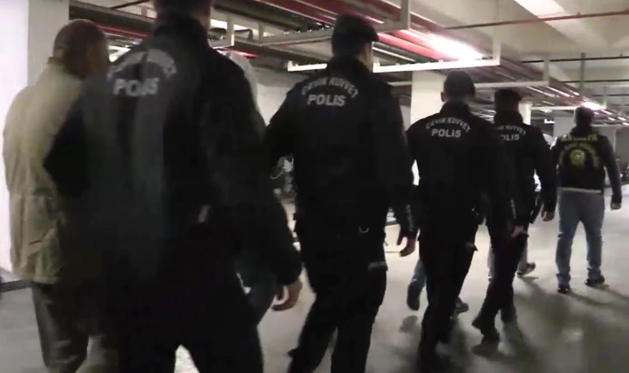 Asayiş ve Narkotik Sivas'ta nefes aldırmadı! 212 şahıs yakalandı