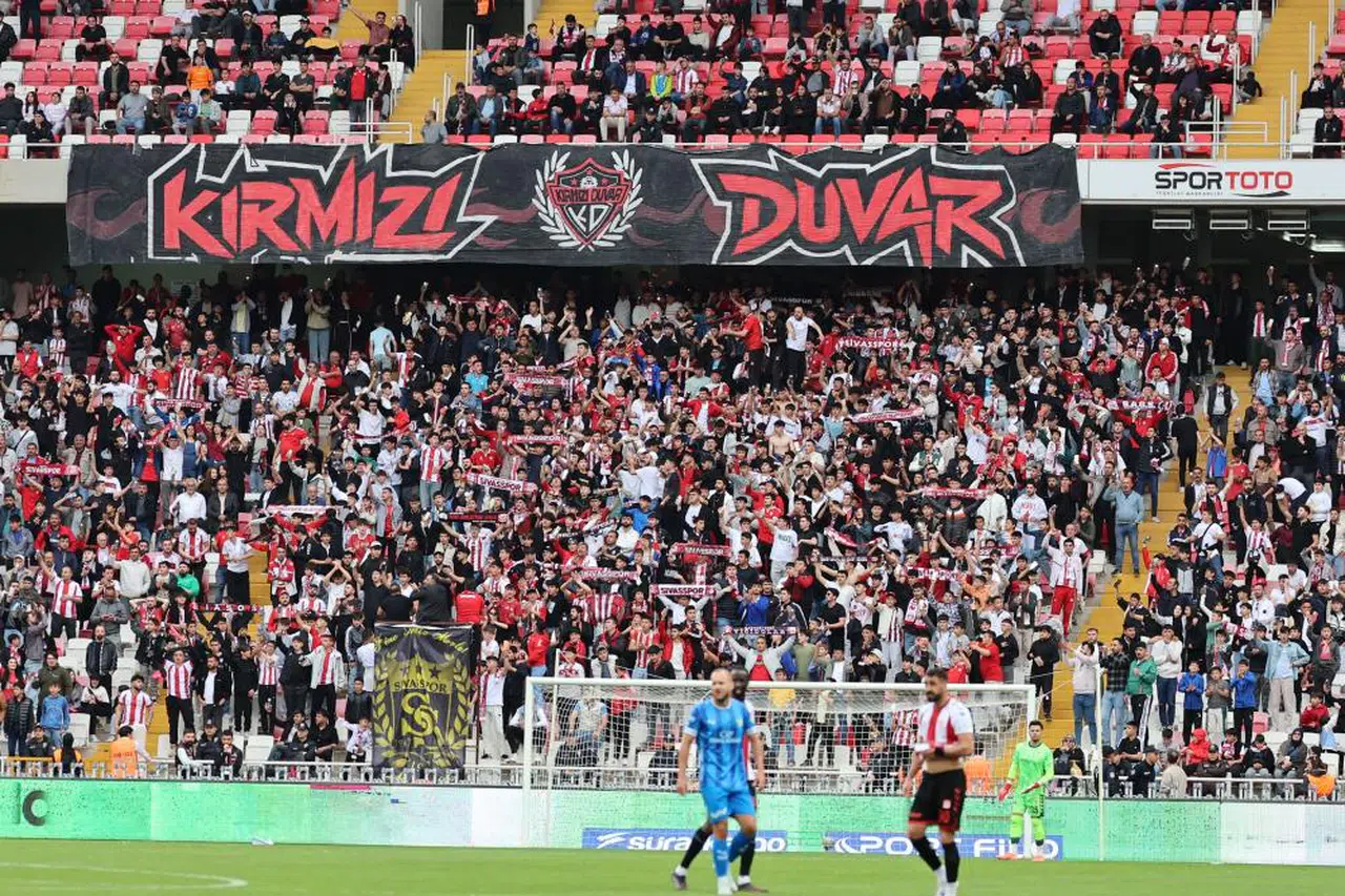 Kırmızı Duvar'dan şike suçlaması