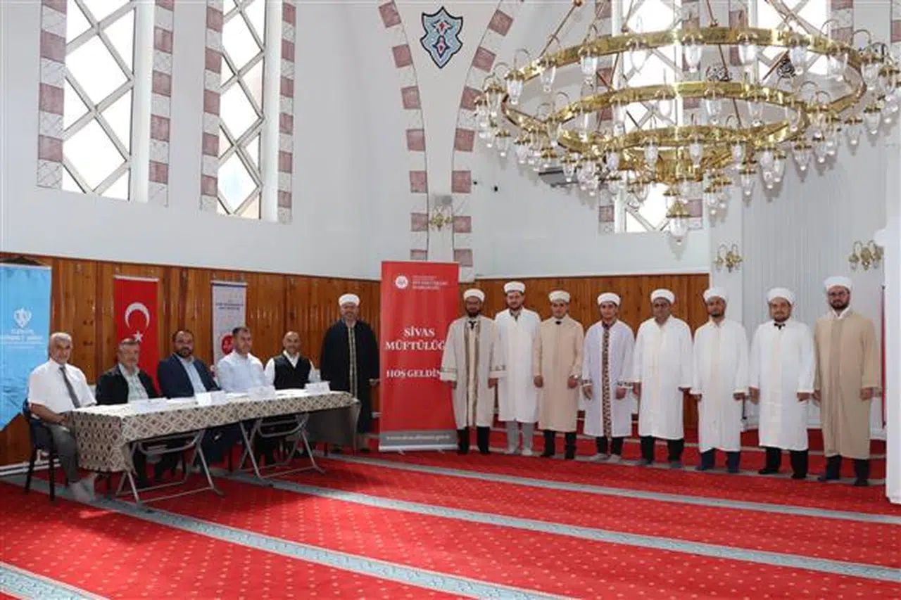 Sivas'ın Altın Sesli Ezanları ve Etkili Hutbeleri Yarıştı