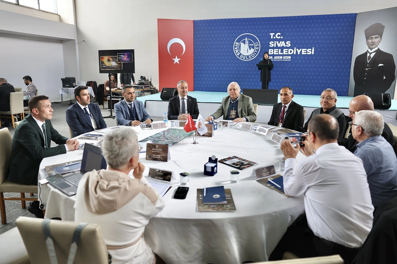 Tarihi Kale için beyin fırtınası: Uzmanlar Sivas'ta buluştu