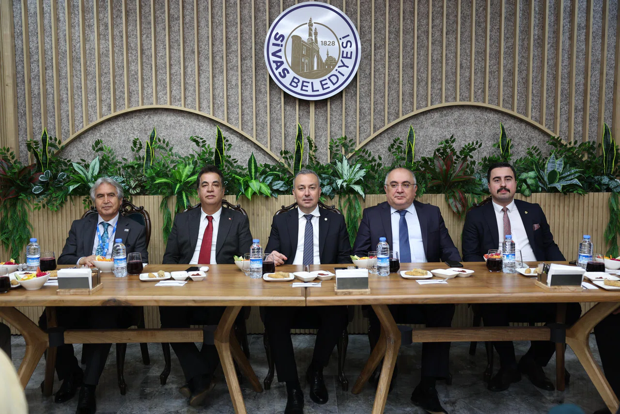 UNESCO Temsilcileri Adem Uzun'la akşam yemeğinde