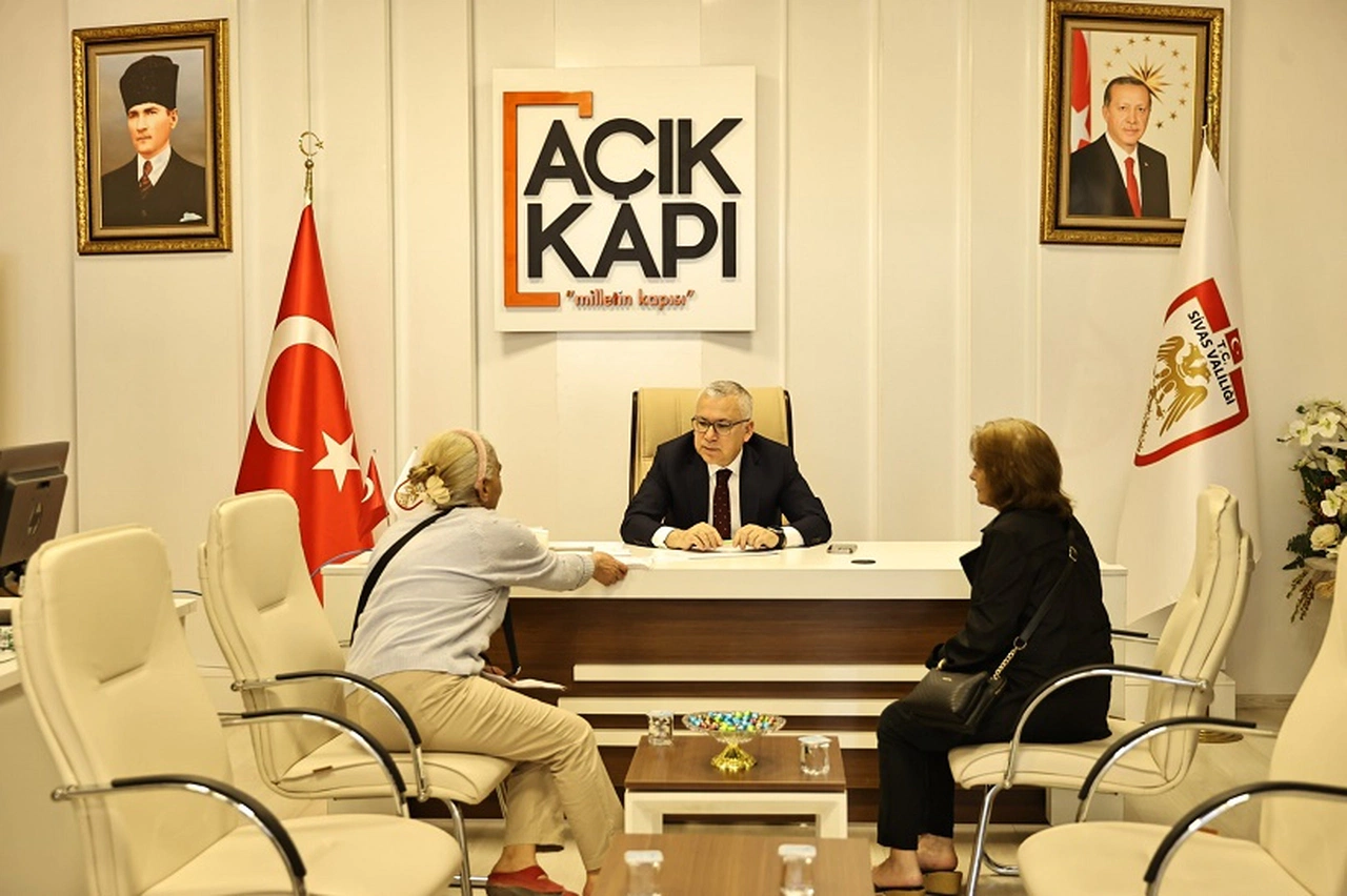 Sivaslılar sorunlarını doğrudan Vali Şimşek'e aktarıyor