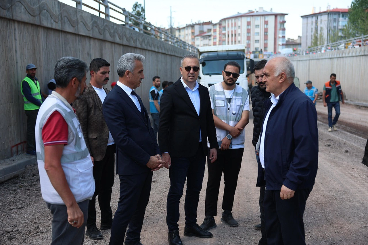 Sivas'ta sorunlar çözülüyor! Başkan Uzun sahadaydı!