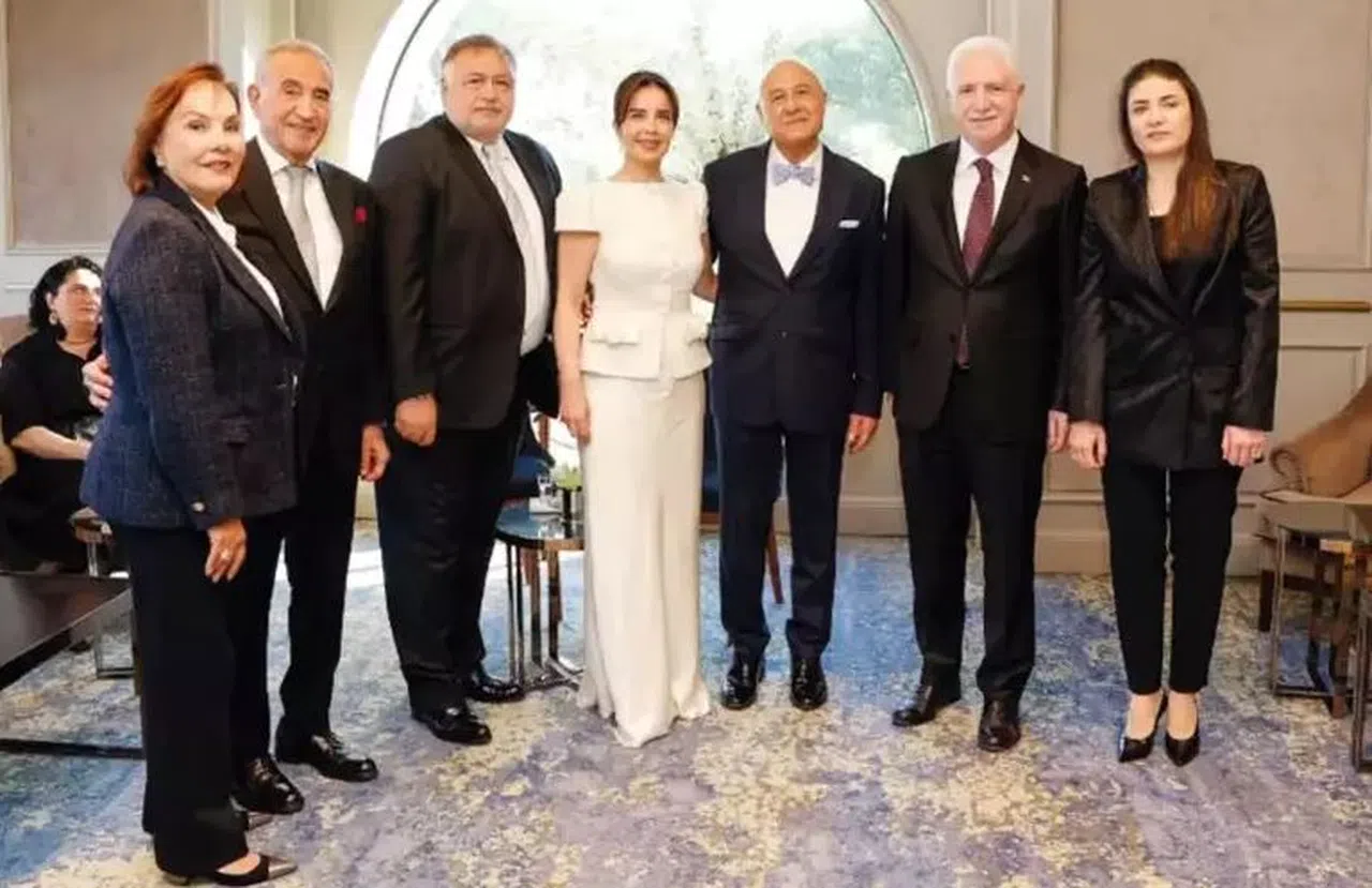 Aşık Veysel'in Torunundan Sürpriz Nişan! O Baklava Duayeni Kim?