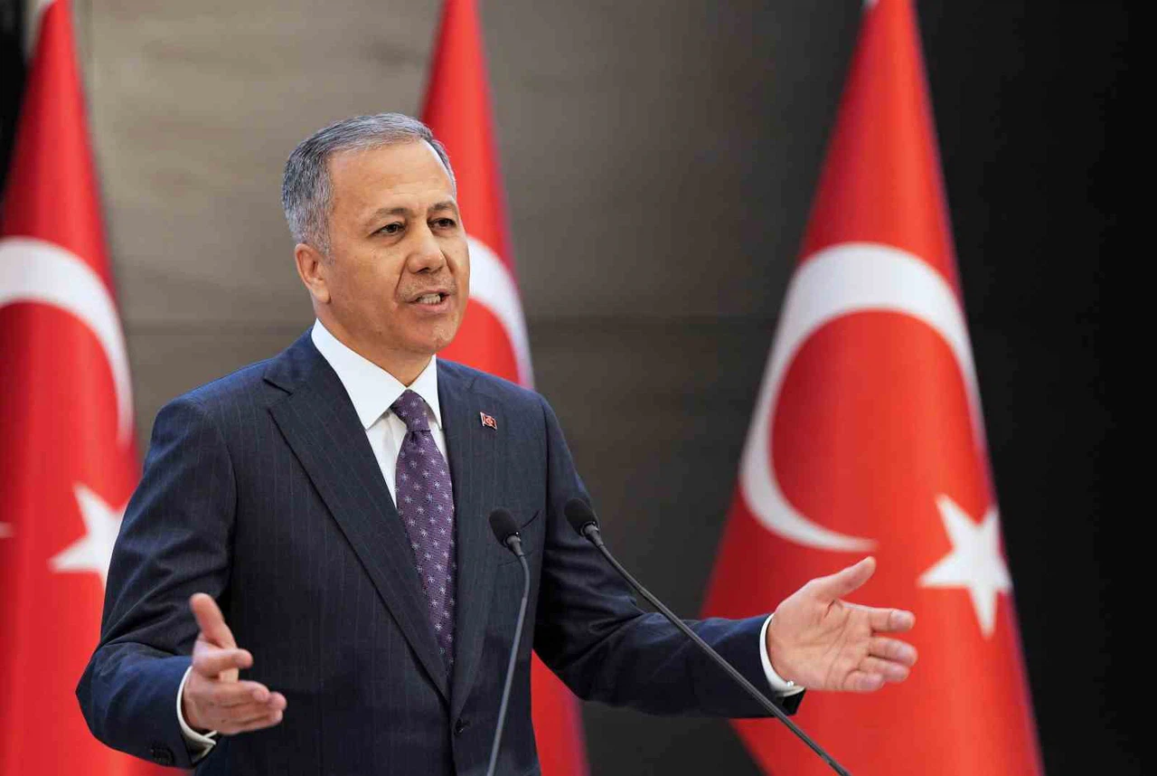 15 milyon liralık lüks araçlara el konuldu