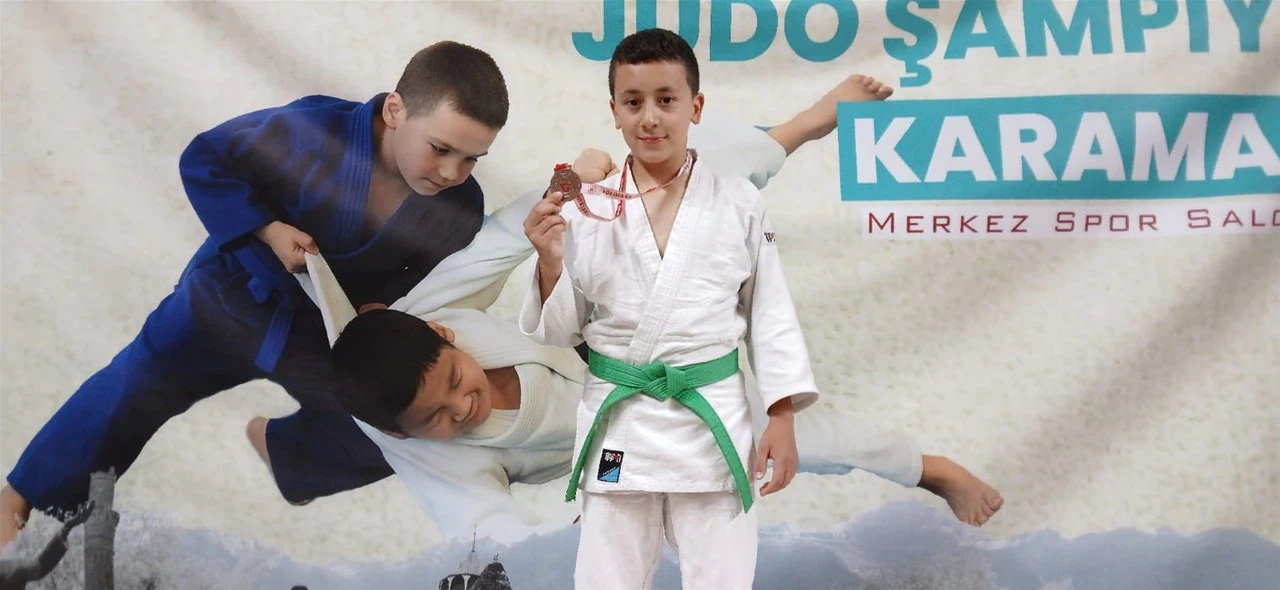 Güreşçilerimiz Karaman’dan 8 madalya ile döndü