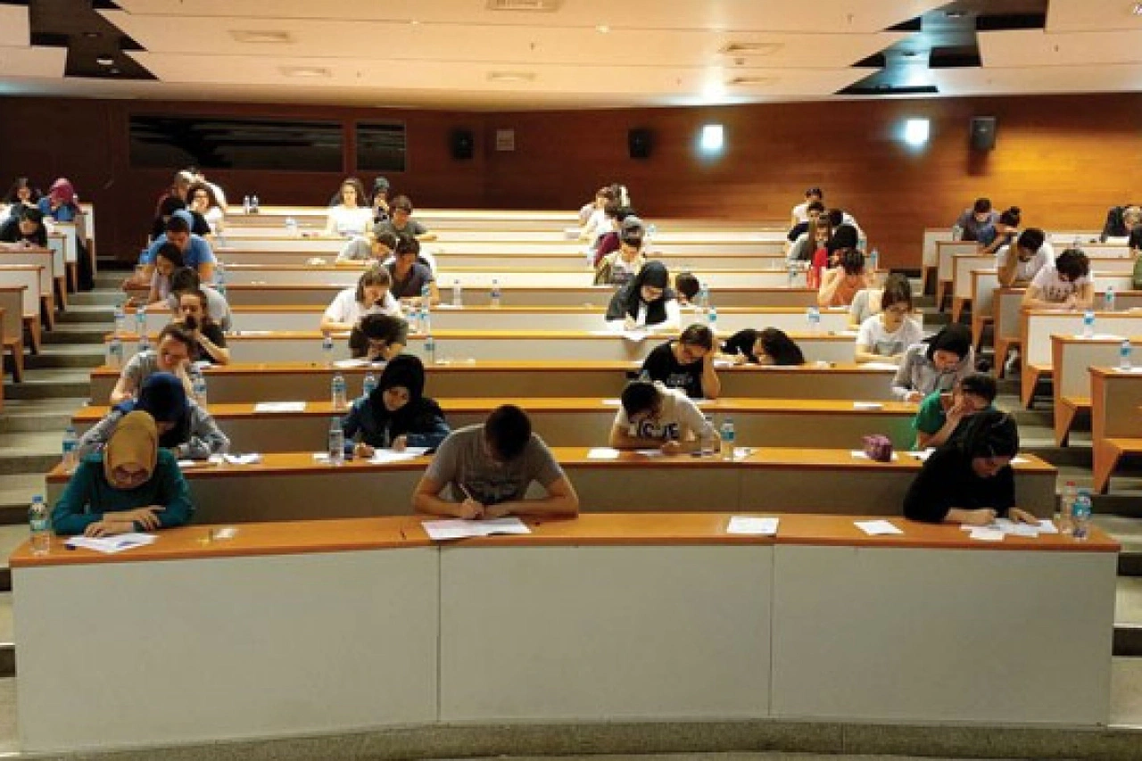 YKS'nin AYT Oturumu da Bitti! Yeni Bir Bekleyiş Başladı!