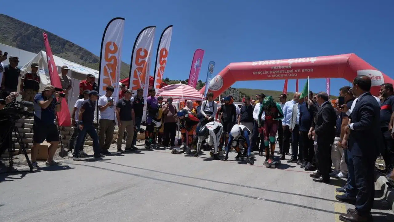 21 Ülkeden Sporcular Ergan Dağı’nda Zirve İçin Yarıştı