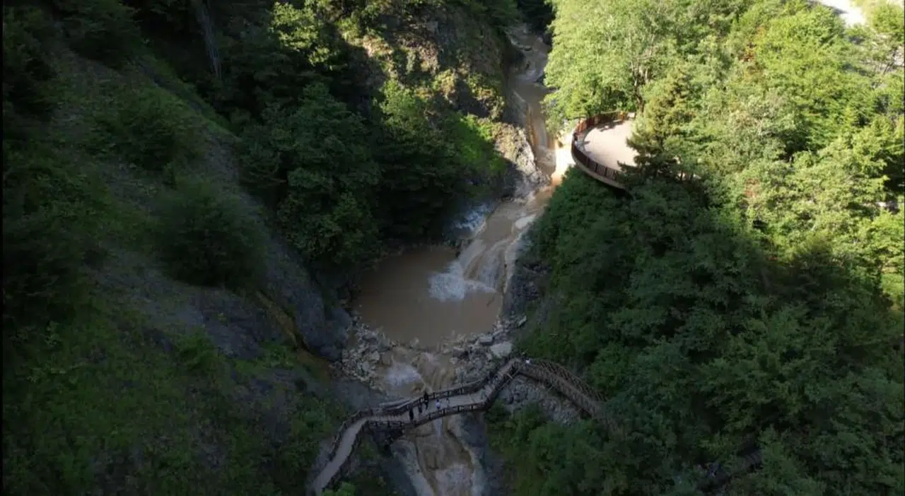 Mavi Göl’e Gidenler Şaşkın Manzara Artık Bambaşka