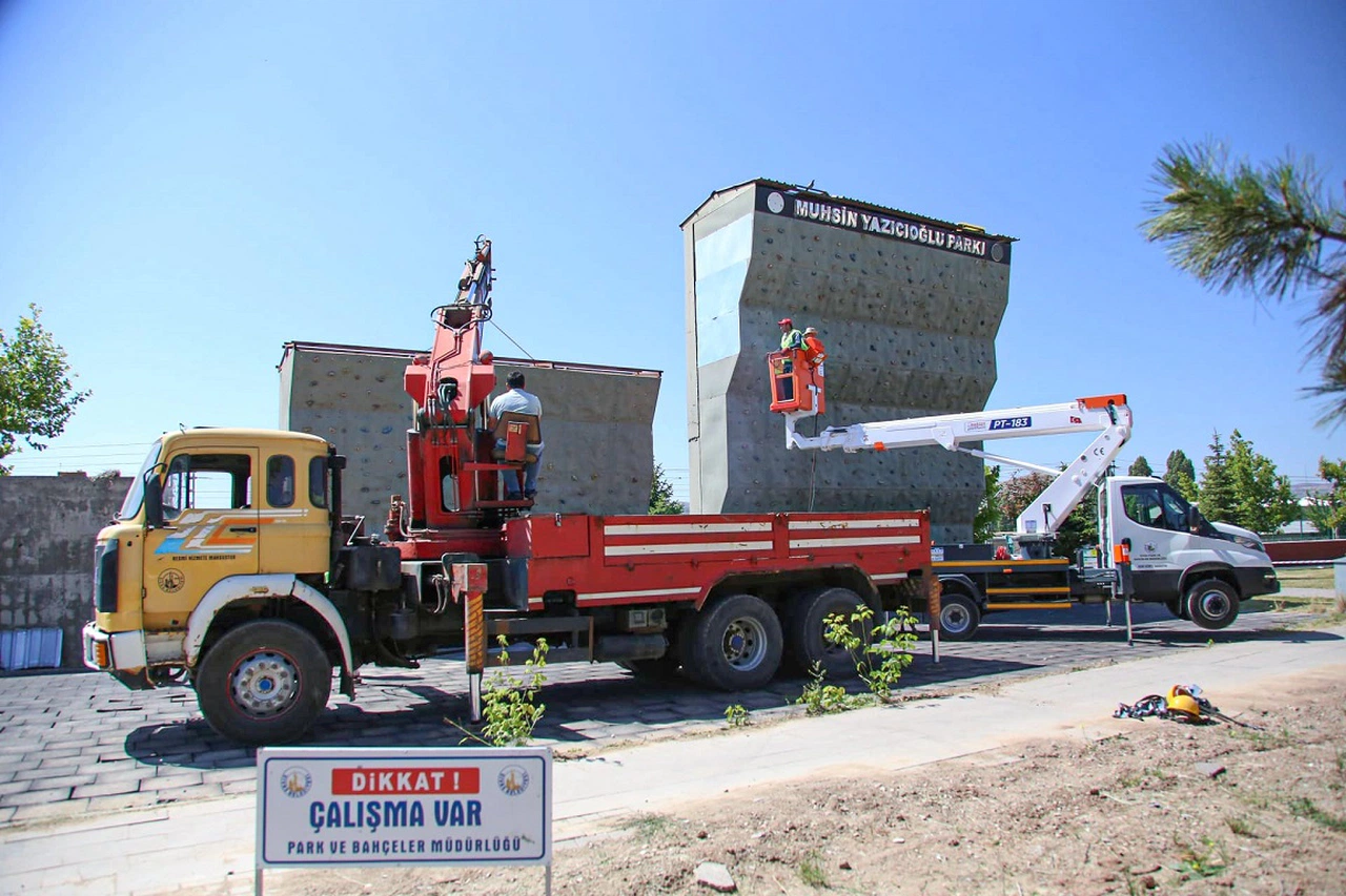 Sivas'ta Parklara Yaz Bakımı!