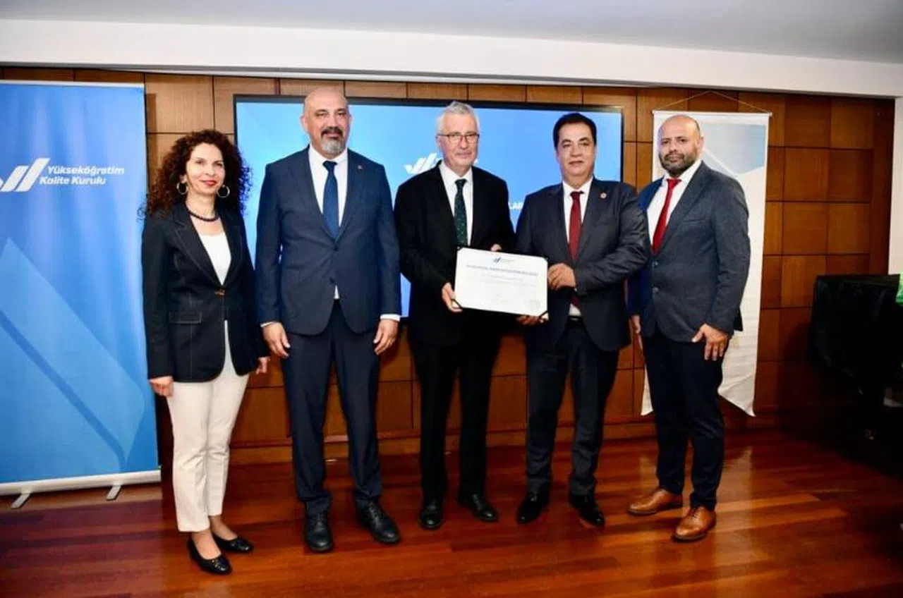 Sivas Cumhuriyet Üniversitesi'ni Zirveye Taşıyan O Belge!