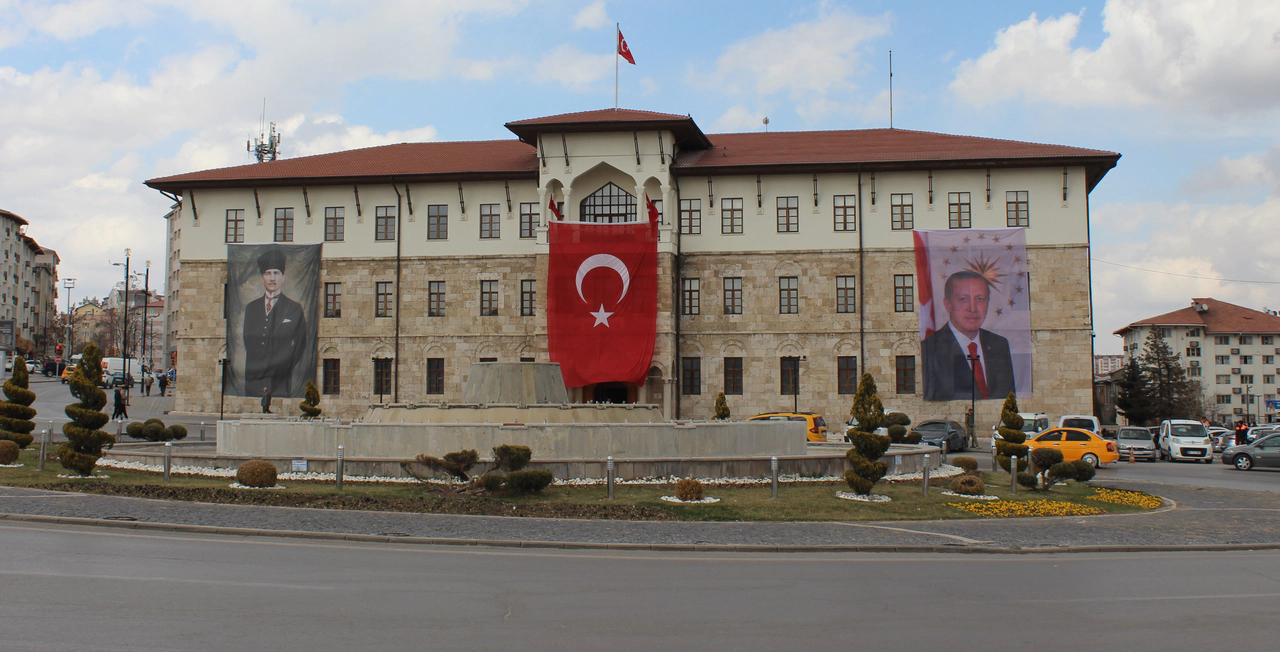 Sivas Valiliği'nden YKS mesajı: Öğrencilere başarılar diledi