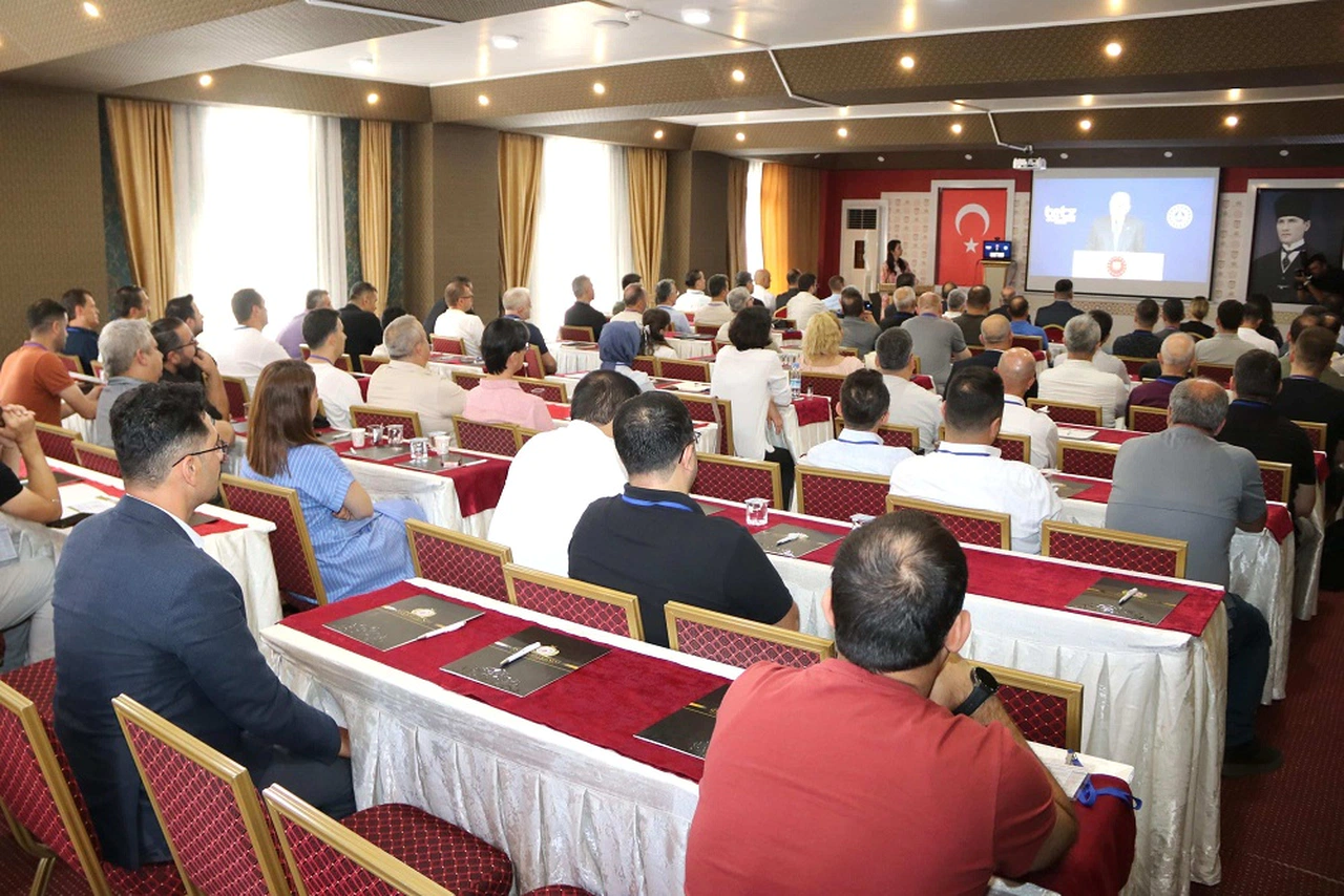 Sivas'ta öğretmenevleri mevzuatı ele alındı