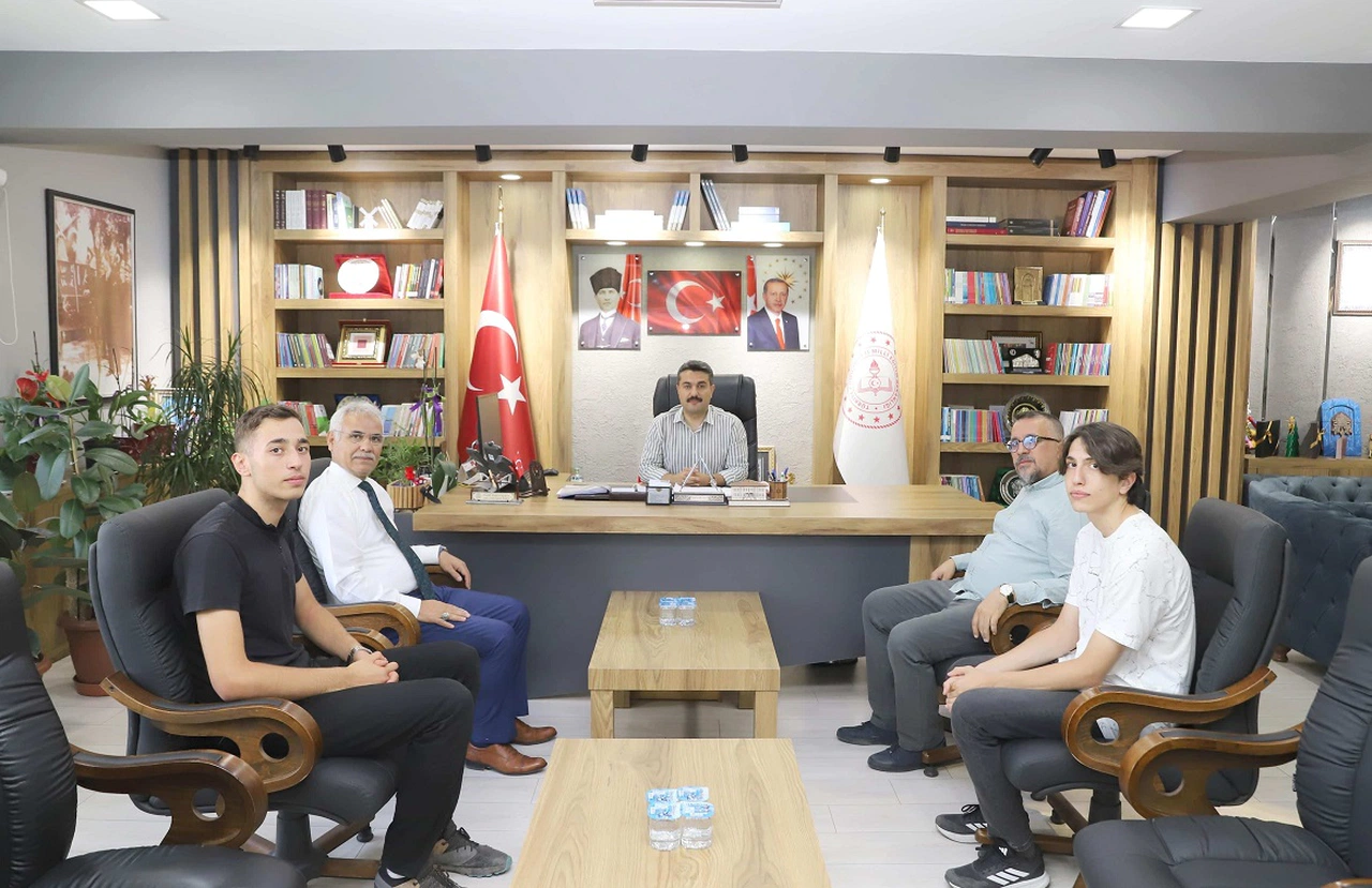 Sivas öğrencileri TEKNOFEST'te Türkiye finallerinde