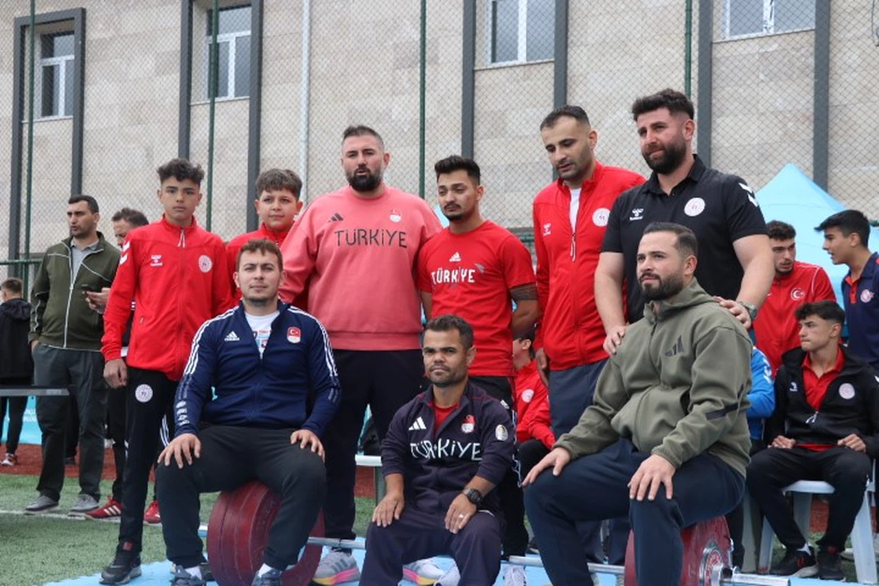 Sivaslı şampiyonlar gençlere ilham oldu