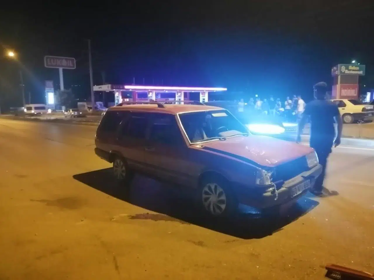 Düğün Dönüşü Facia Yolun Karşısında Can Verdi