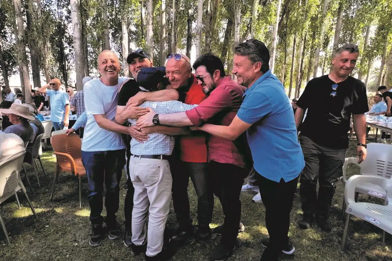 45 Yıl Sonra Gelen Buluşma Herkesi Gözyaşına Boğdu