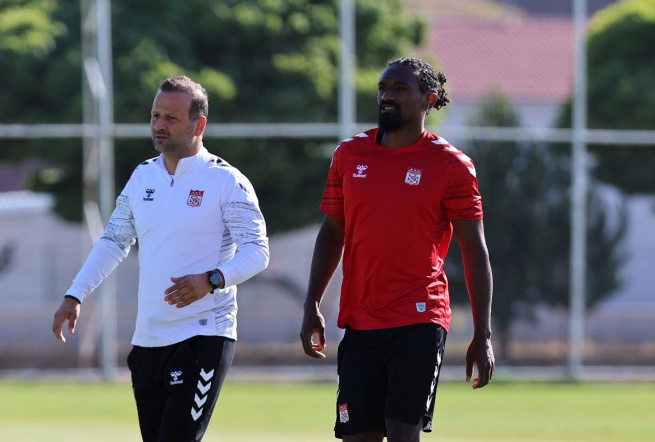 Sivasspor'un Yeni Transferi Samuel Moutoussamy Sahada!