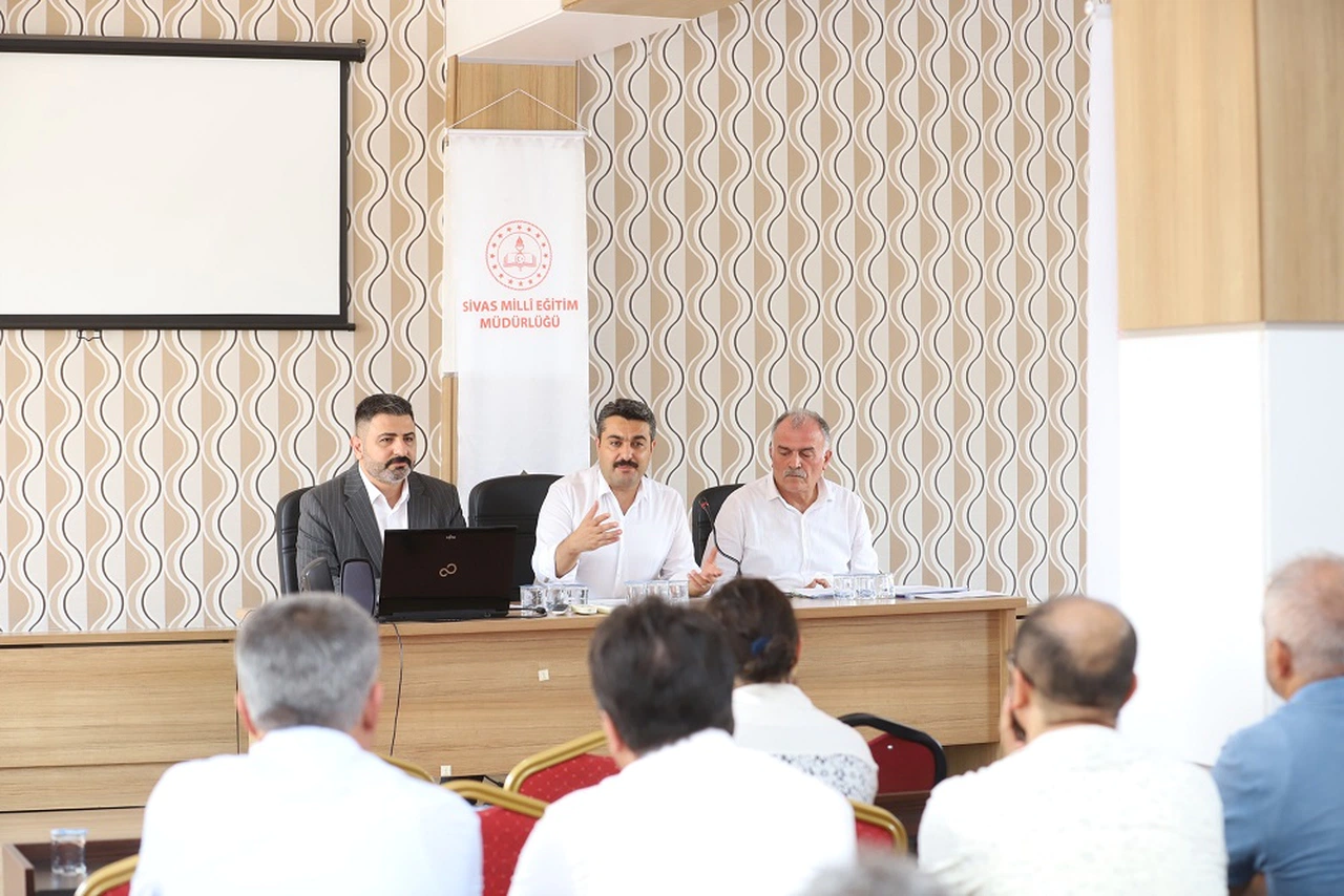 Sivas'ın gelecek eğitim yılı kursları ele alındı