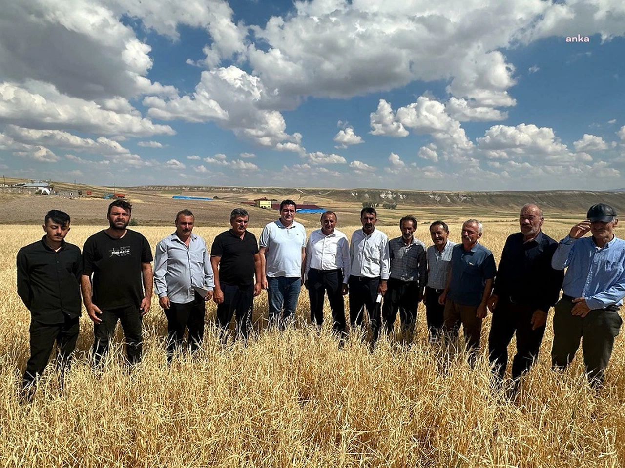 Karasu: Arpa ithalatı kendi üreticimize ihanettir!