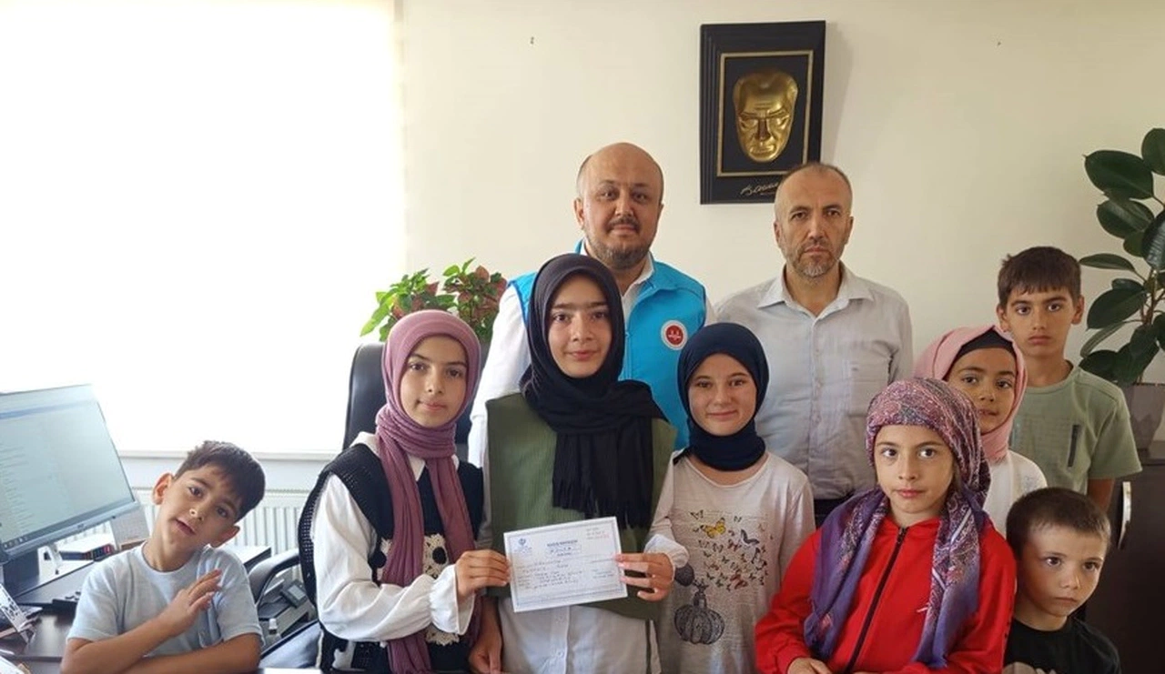 Sivas'ta Kuran Kursu öğrencilerinden Gazze duyarlılığı