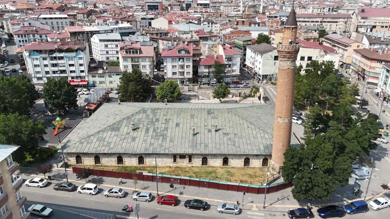 Sivas Ulu Cami Kaç Yıl Kapalı Kalacak? İşte Cevabı!