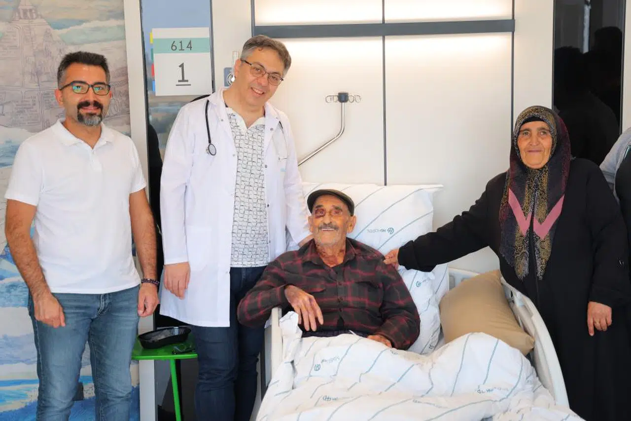 Kalbi durdurulmadan ameliyat yaptılar...