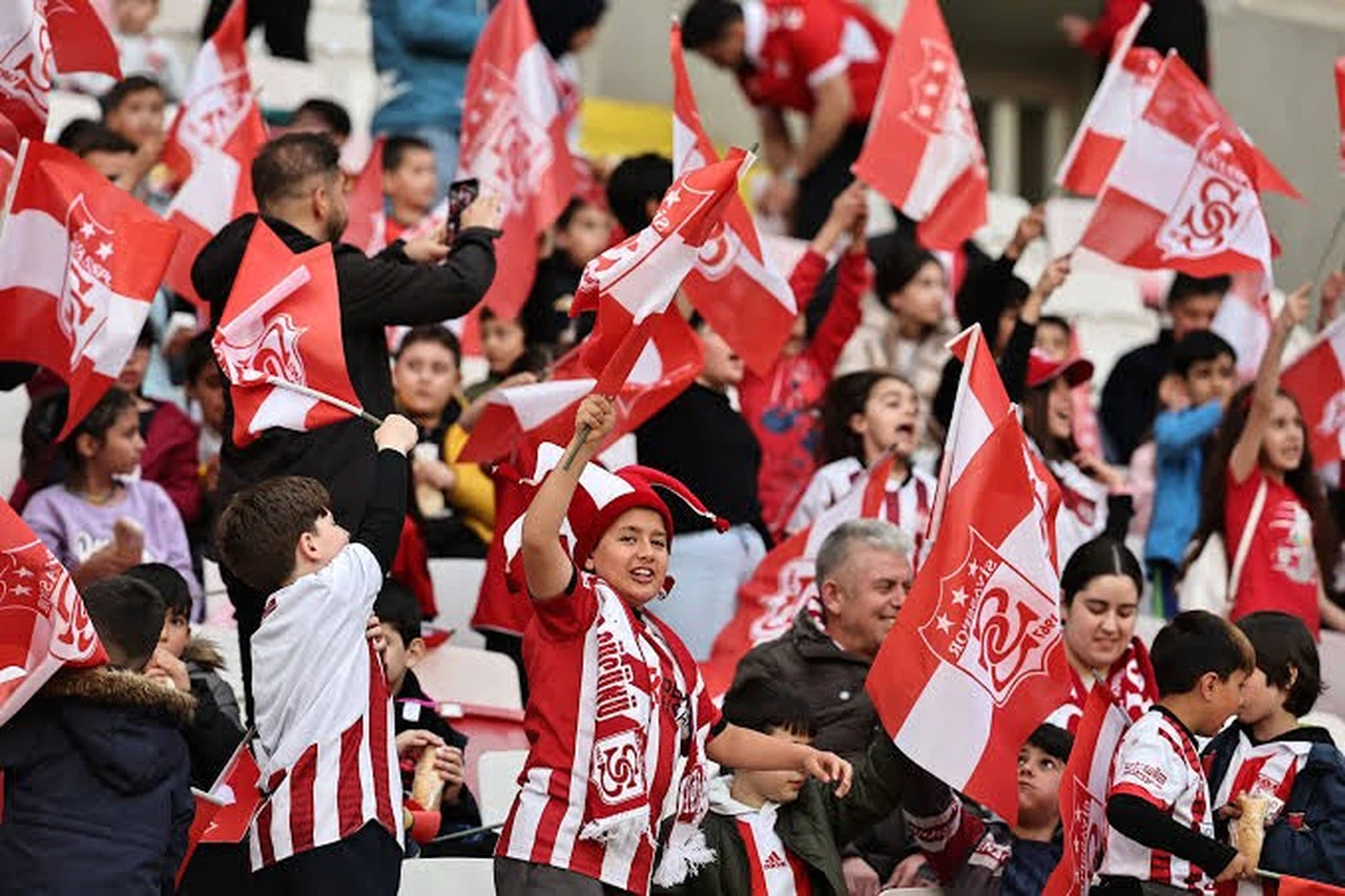 4 Eylül Stadyumu'nda Heyecan VIP 158 TL, Maraton 78 TL!