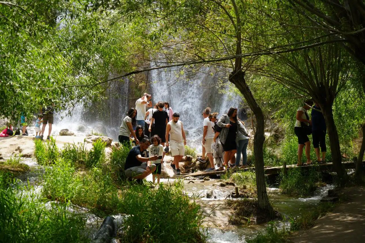 Sivas'ın Komşu İlindeki 40 Metreden Dökülen O Serinlik!
