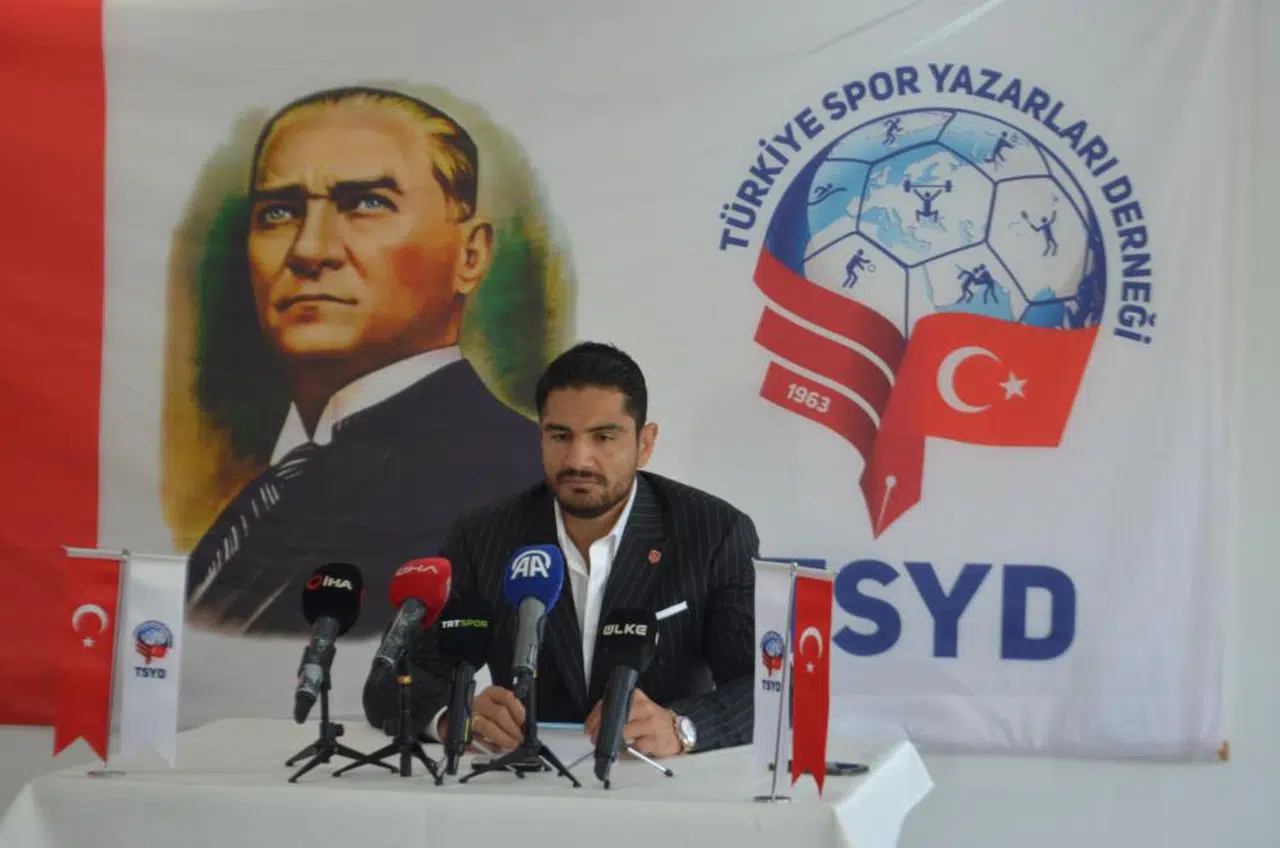 Taha Akgül’den altyapı hamlesi: Lisans yaşı 8’e indi