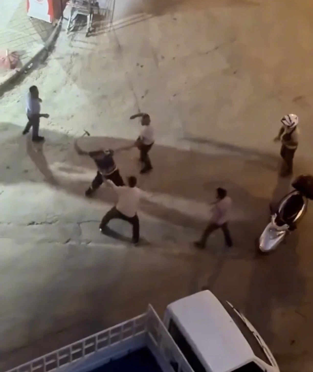 Elazığ’da Kavga Nacaklı Saldırıya Dönüştü: O Anlar Kamerada