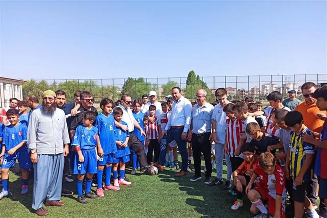 Sivas’ta Camiler Arası Futbol Turnuvası